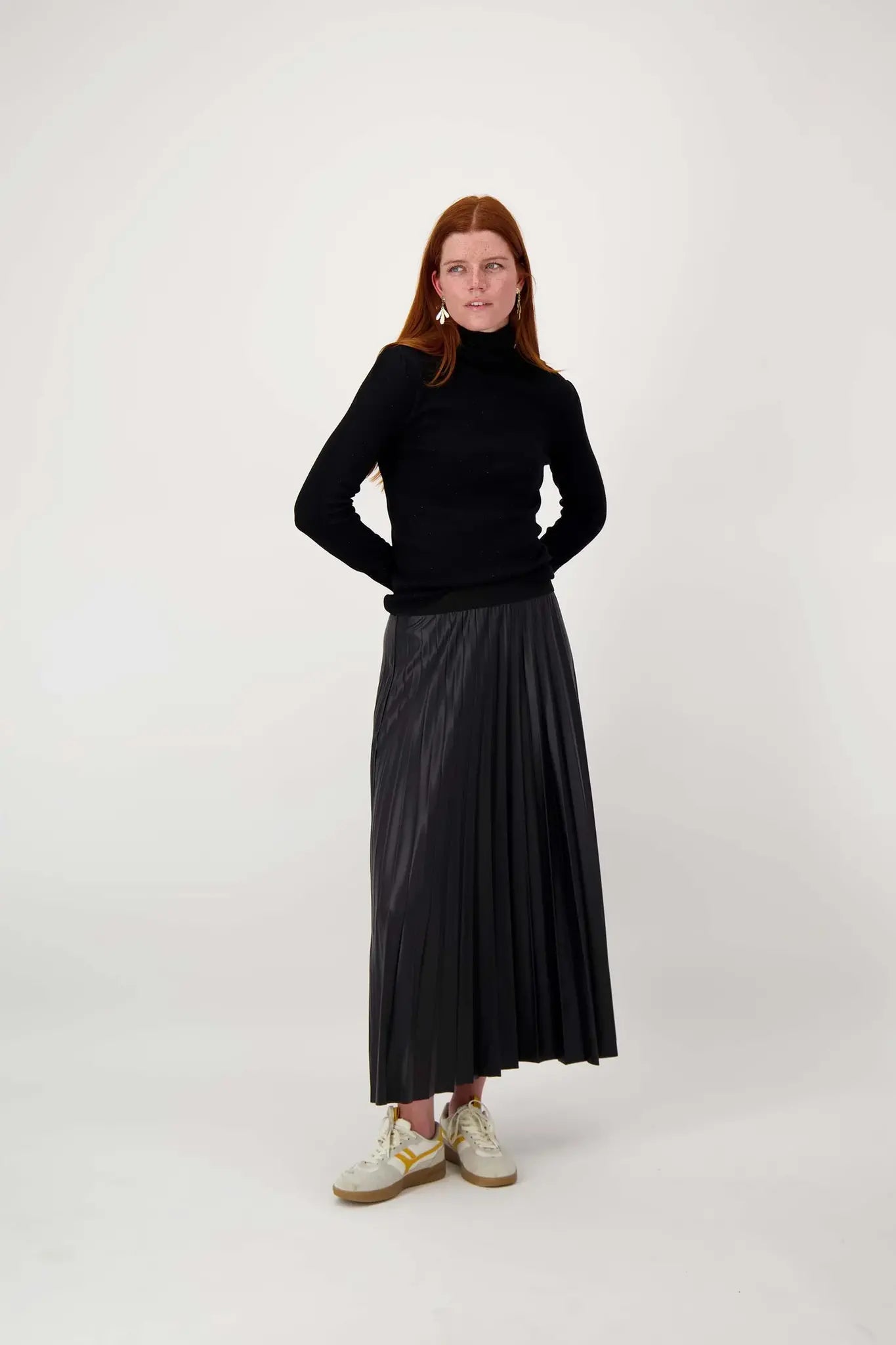 Zusss | Trui met strass steentjes zwart