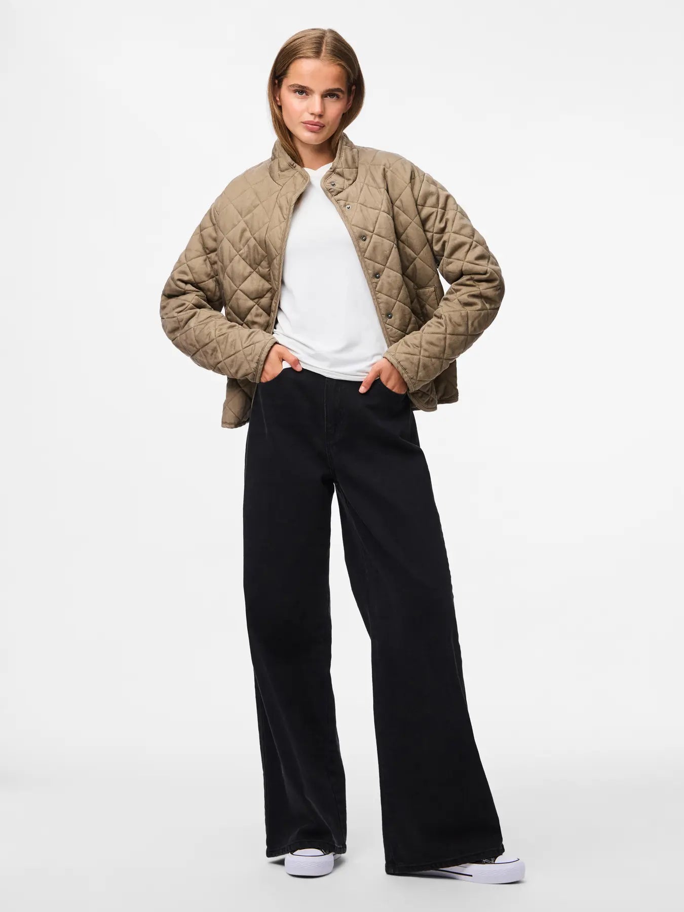 Pieces | Kort quilted jasje Jiona greige