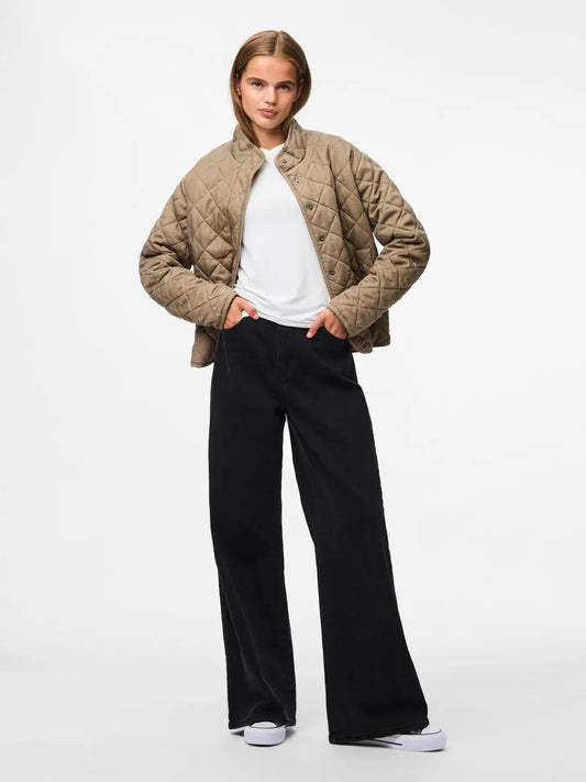 Pieces | Kort quilted jasje Jiona greige