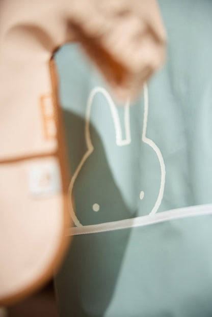Jollein | Slab waterproof met mouw miffy peekaboo sea green