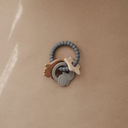 Mushie | Bijtring space blauw